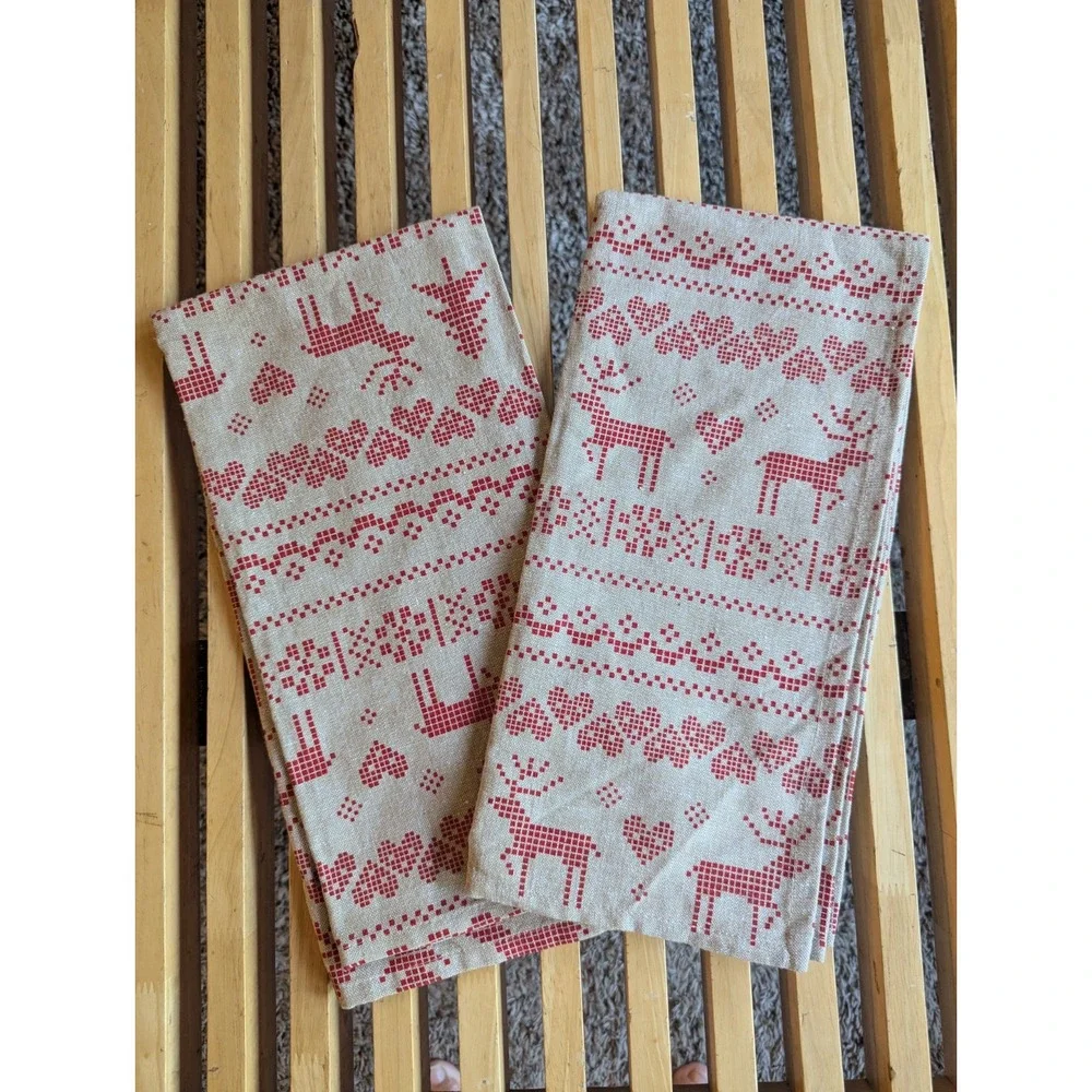 NWOT Luxe Habitat Cotton NORDIC 2 Hand Towel Set Christmas Holidays Reindeer